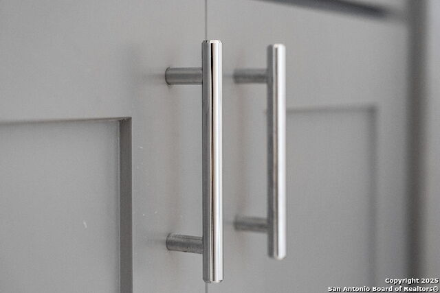 Image 13 of 48 For 776 Windflower