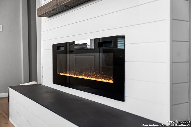 Image 20 of 48 For 776 Windflower