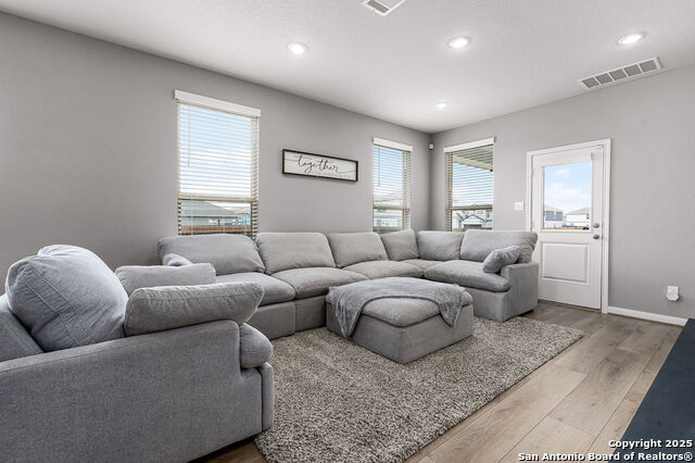 Image 21 of 48 For 776 Windflower