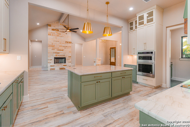 Listing photo id 9 for 136 Hondo Ridge