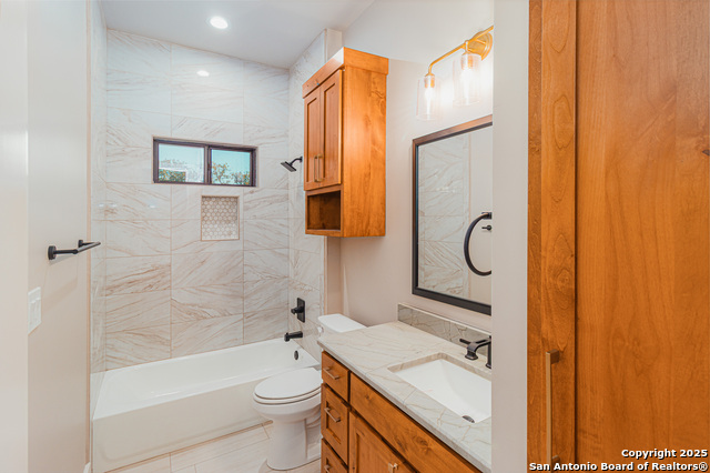 Listing photo id 17 for 136 Hondo Ridge