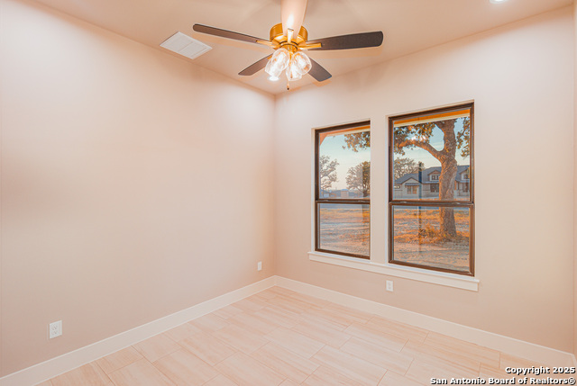 Listing photo id 21 for 136 Hondo Ridge