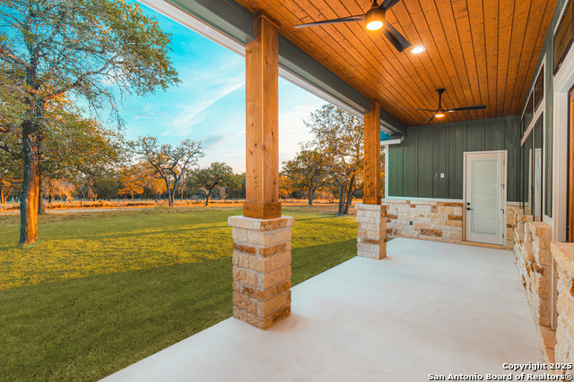 Listing photo id 24 for 136 Hondo Ridge