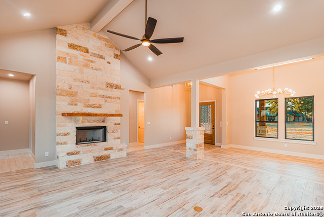 Listing photo id 4 for 136 Hondo Ridge