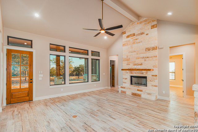 Listing photo id 5 for 136 Hondo Ridge