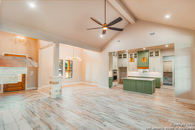 Listing photo id 6 for 136 Hondo Ridge