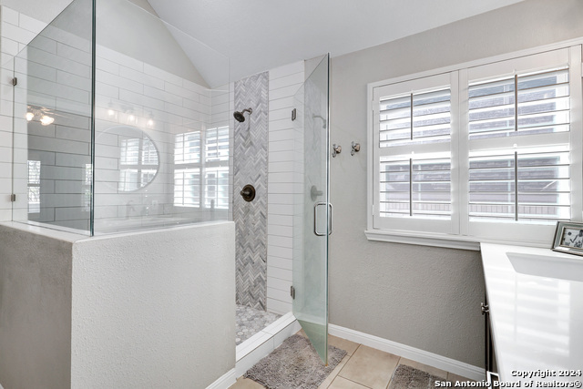 Image 10 of 25 For 13934 Amber Crst