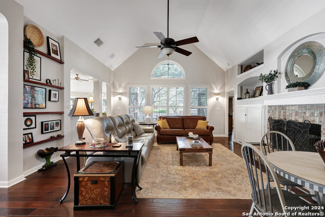 Image 16 of 25 For 13934 Amber Crst