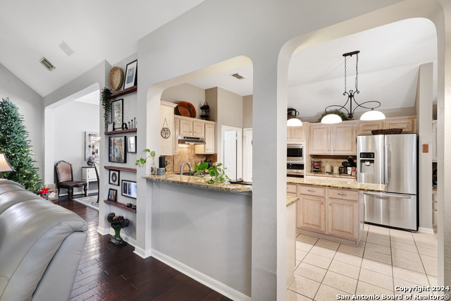 Image 5 of 25 For 13934 Amber Crst