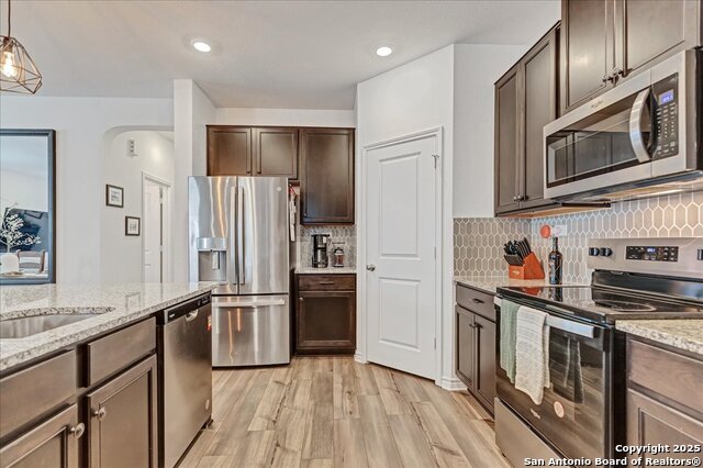 Listing photo id 0 for 11553 Hocus Pocus