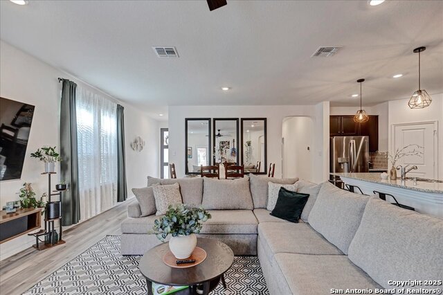 Listing photo id 6 for 11553 Hocus Pocus