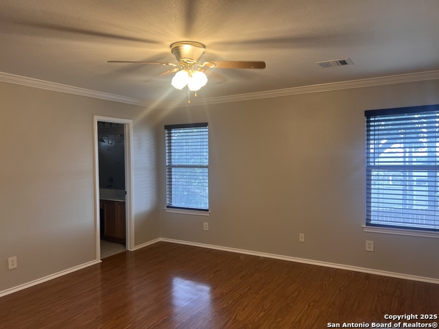 Listing photo id 8 for 15711 Knollcircle