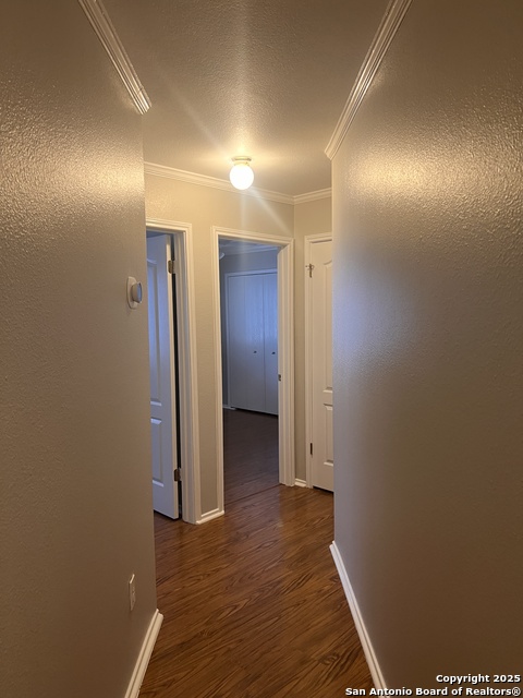Listing photo id 11 for 15711 Knollcircle