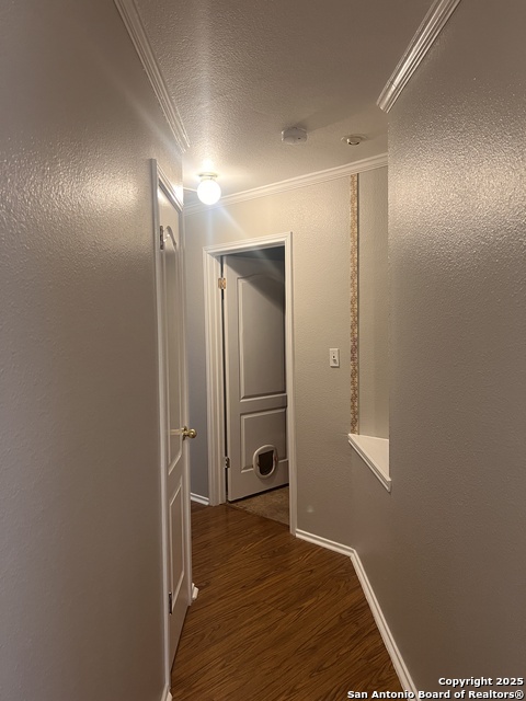Listing photo id 14 for 15711 Knollcircle