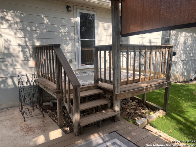 Listing photo id 18 for 15711 Knollcircle