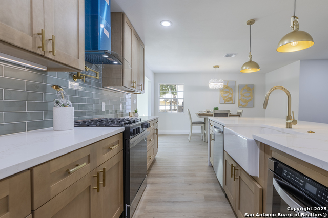 Image 17 of 35 For 106 Irvington