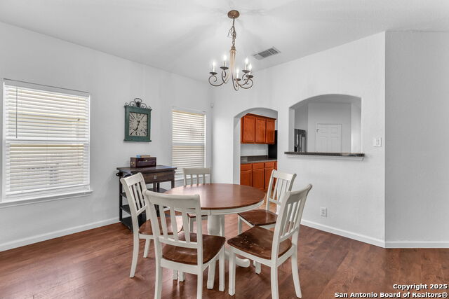 Listing photo id 8 for 7630 Bismarck Lk