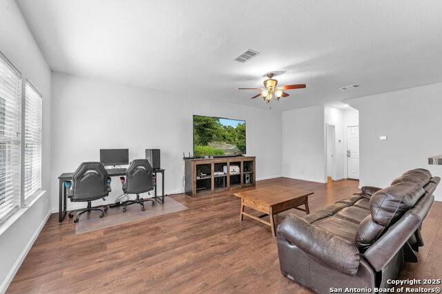 Listing photo id 18 for 7630 Bismarck Lk