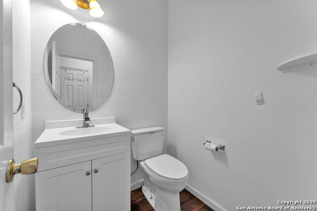 Listing photo id 21 for 7630 Bismarck Lk
