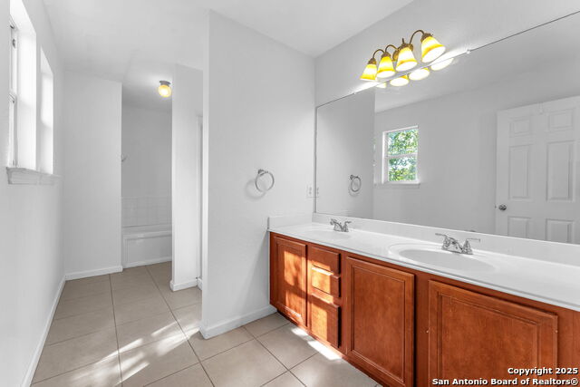 Listing photo id 27 for 7630 Bismarck Lk
