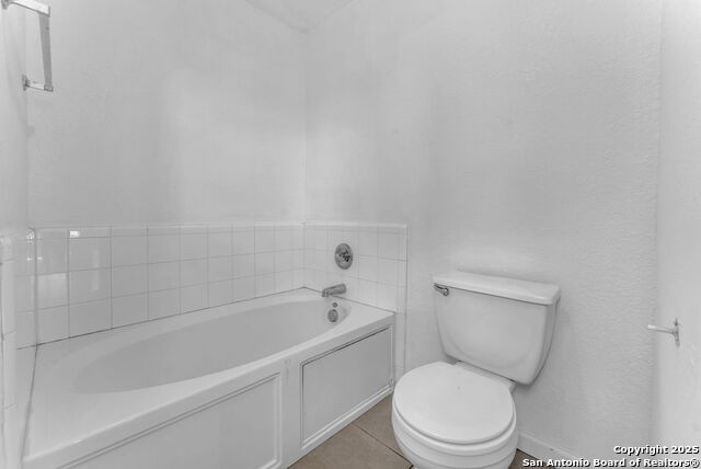 Listing photo id 28 for 7630 Bismarck Lk