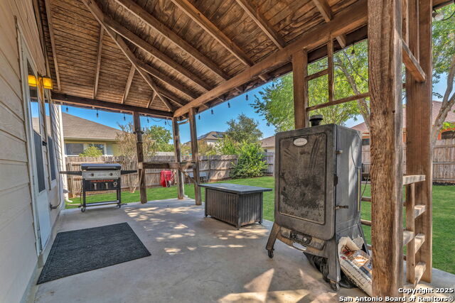 Listing photo id 38 for 7630 Bismarck Lk