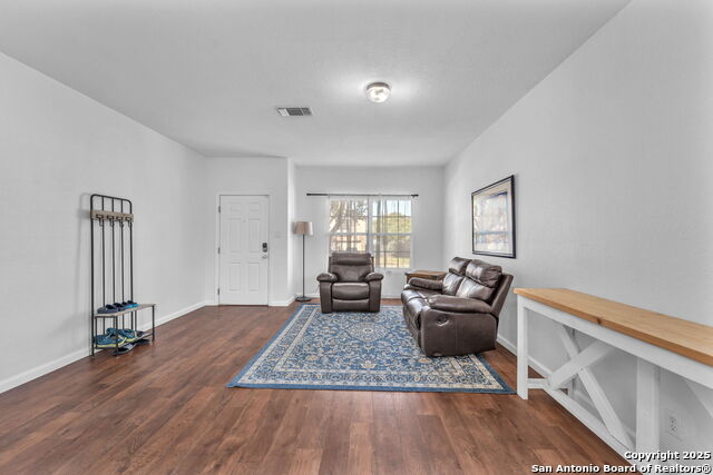 Listing photo id 6 for 7630 Bismarck Lk