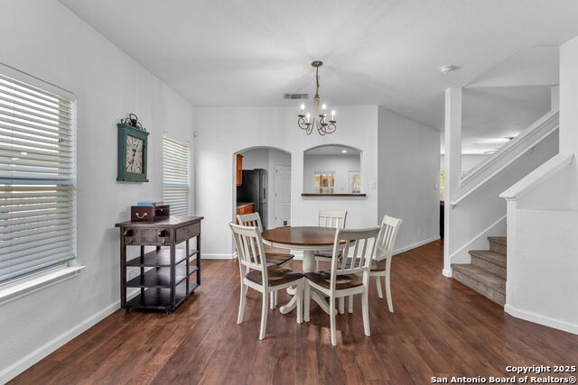 Listing photo id 7 for 7630 Bismarck Lk