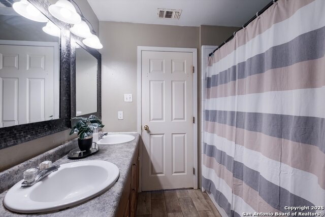 Image 18 of 26 For 2203 19th Street Sw