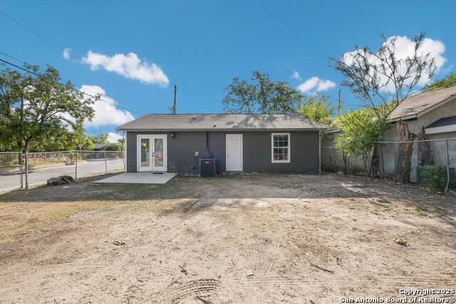 Image 23 of 26 For 2203 19th Street Sw