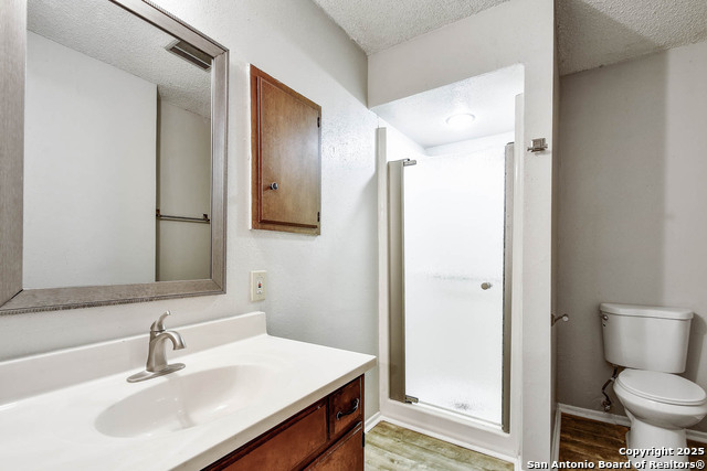 Image 18 of 29 For 5423 Callaghan