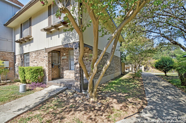 Image 2 of 29 For 5423 Callaghan