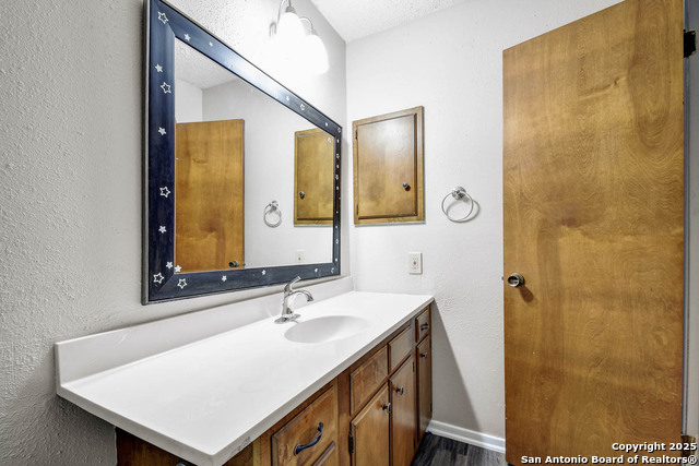 Image 21 of 29 For 5423 Callaghan