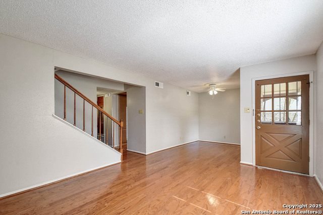 Image 4 of 29 For 5423 Callaghan