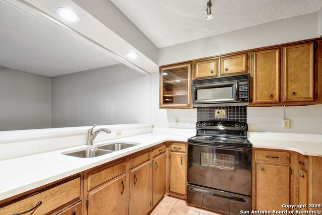 Image 6 of 29 For 5423 Callaghan