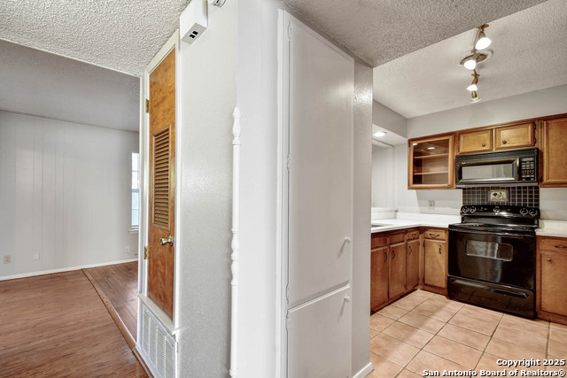 Image 9 of 29 For 5423 Callaghan