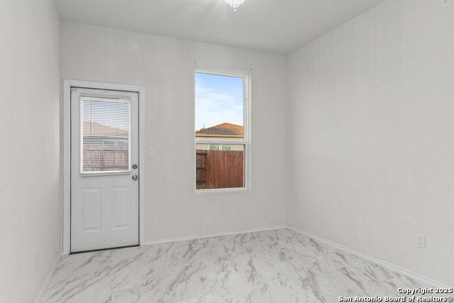 Image 10 of 22 For 12007 Silver Heights
