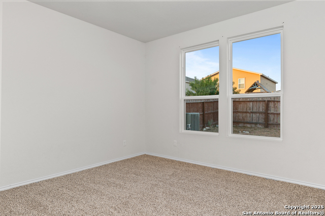 Image 17 of 22 For 12007 Silver Heights