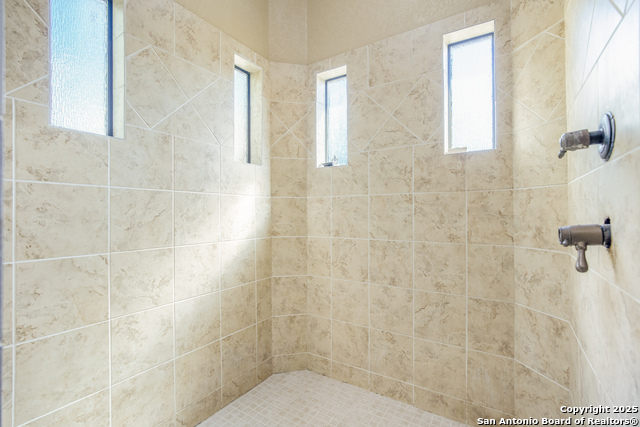 Image 32 of 96 For 31185 Windmill Ln