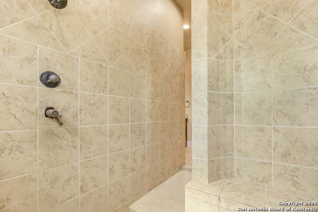 Image 33 of 96 For 31185 Windmill Ln