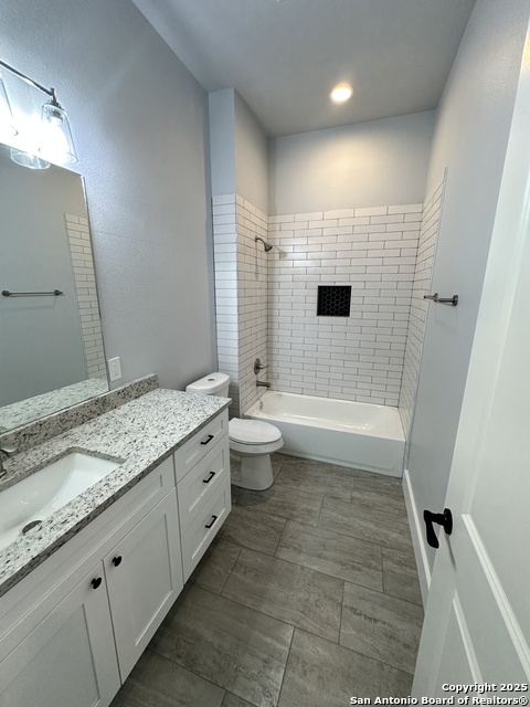 Image 18 of 22 For 327 Ebner St. #b