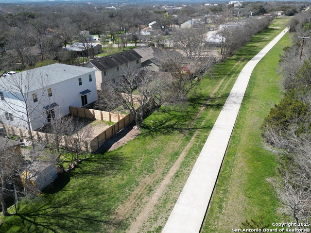 Image 2 of 22 For 327 Ebner St. #b