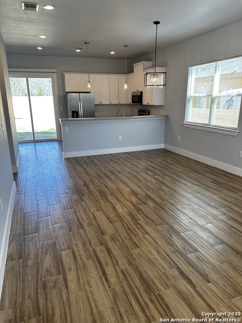 Image 4 of 22 For 327 Ebner St. #b