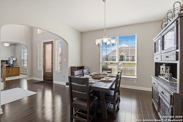 Listing photo id 8 for 115 Wagon Lane Trail