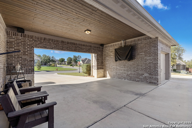 Listing photo id 4 for 115 Wagon Lane Trail