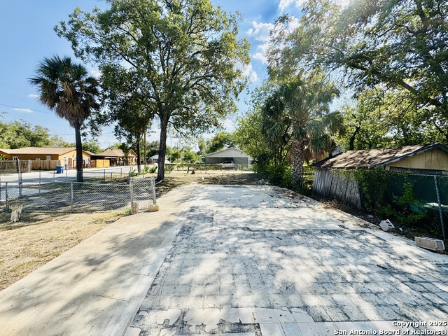 Image 10 of 12 For 1602 W Craig Pl