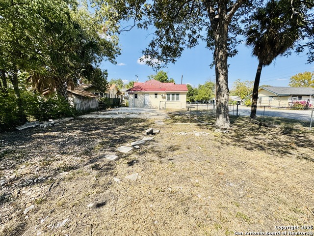 Image 11 of 12 For 1602 W Craig Pl