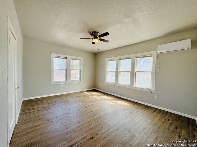 Image 5 of 12 For 1602 W Craig Pl