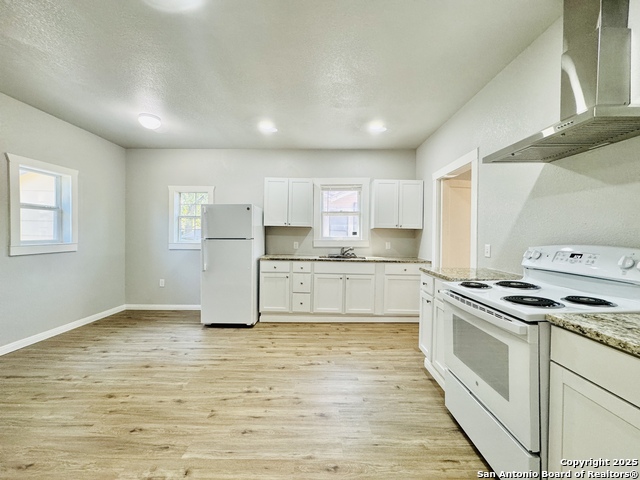 Image 9 of 12 For 1602 W Craig Pl