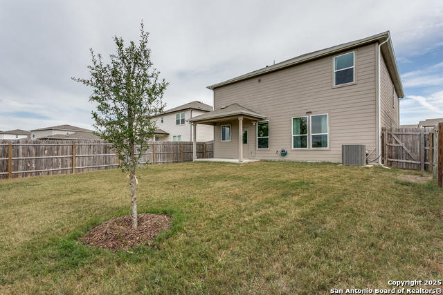 Listing photo id 21 for 6727 Ashcat  